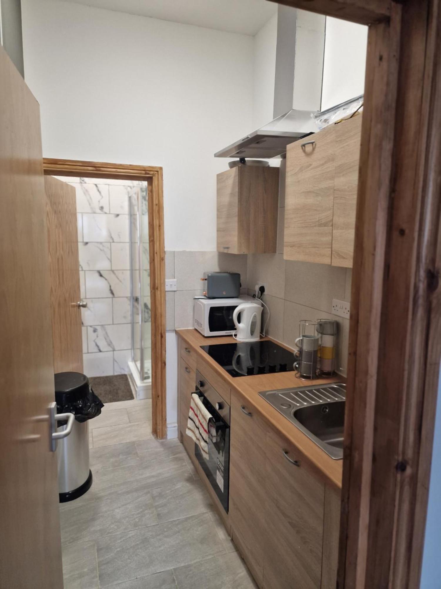 Apartment 31 London Road Sleeps 4 *